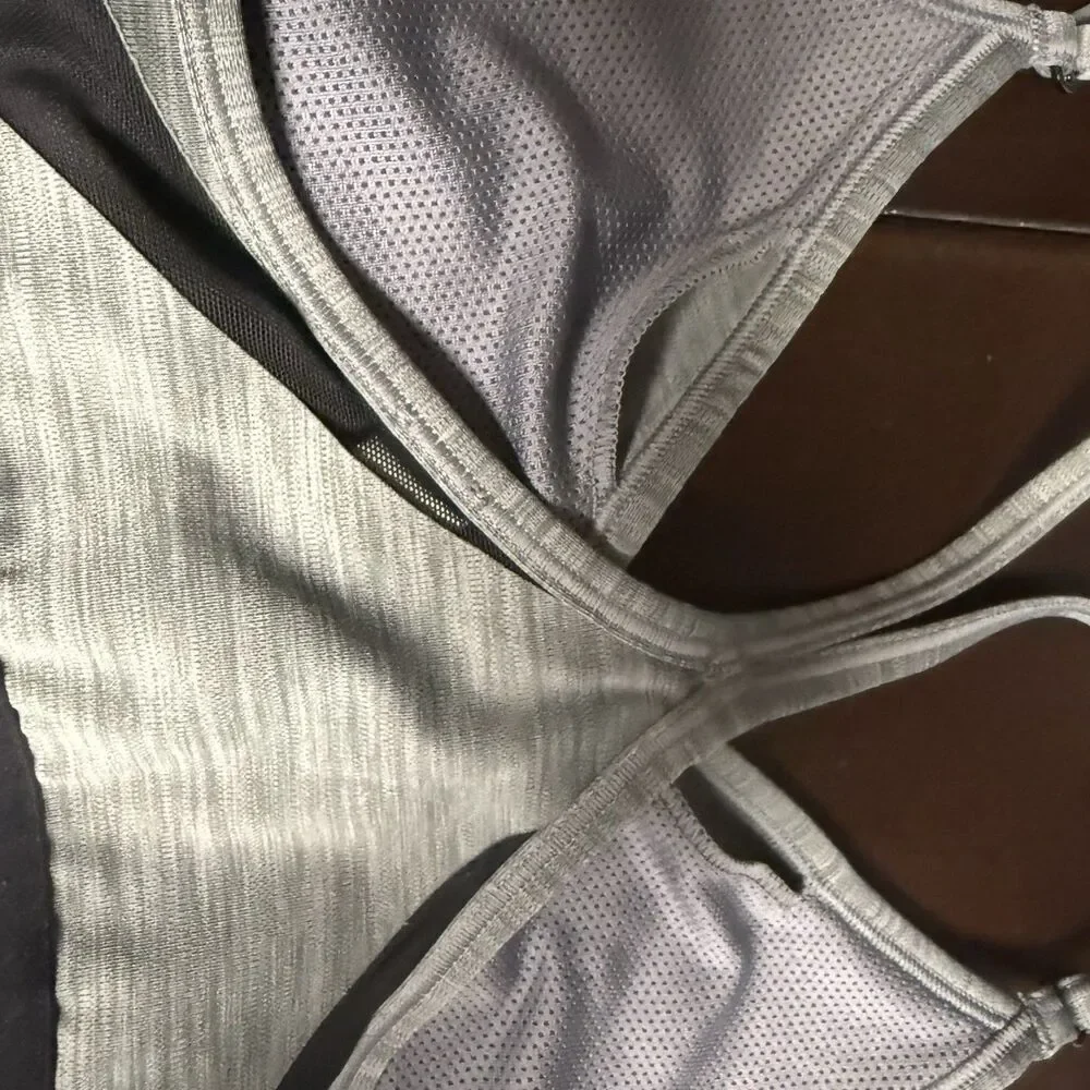 Nike Women's Indy Grey/Black LS V-Neck Sports Bra Size Small NO PADS